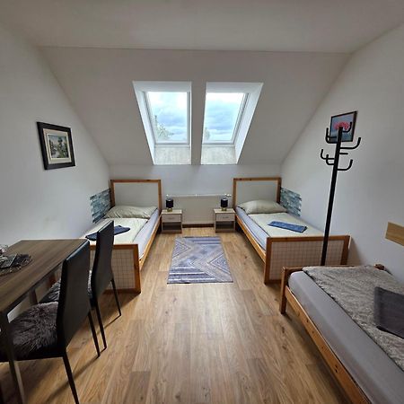 Farm Stay Nh Stables Nyrany Εξωτερικό φωτογραφία