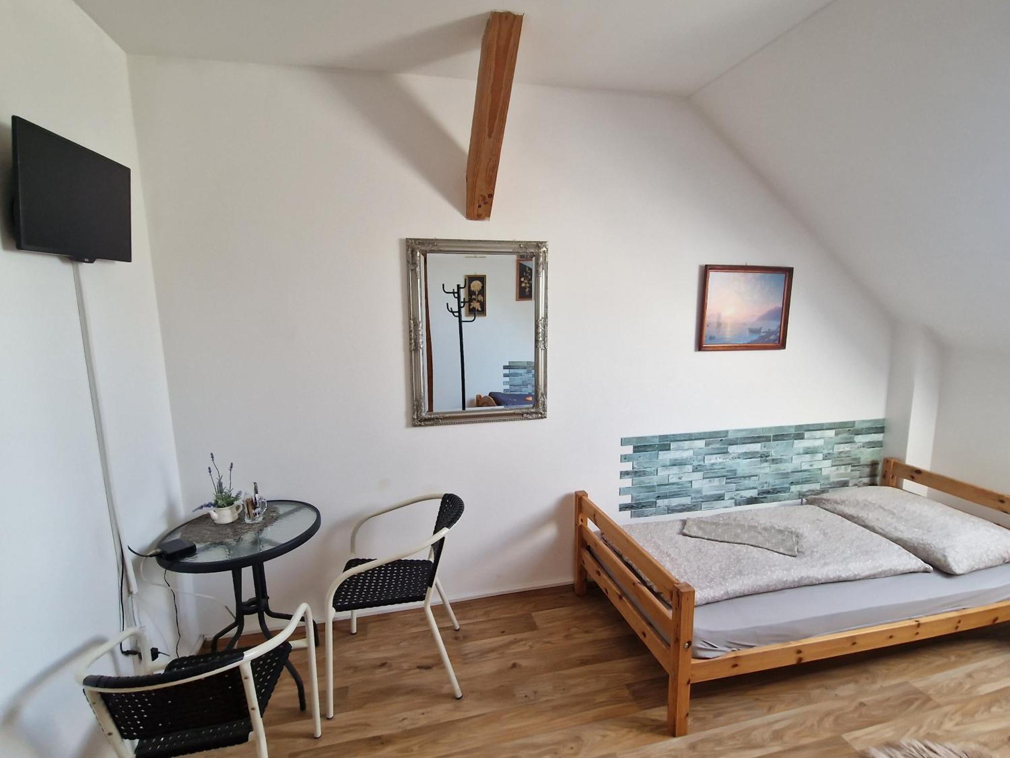 Farm Stay Nh Stables Nyrany Εξωτερικό φωτογραφία