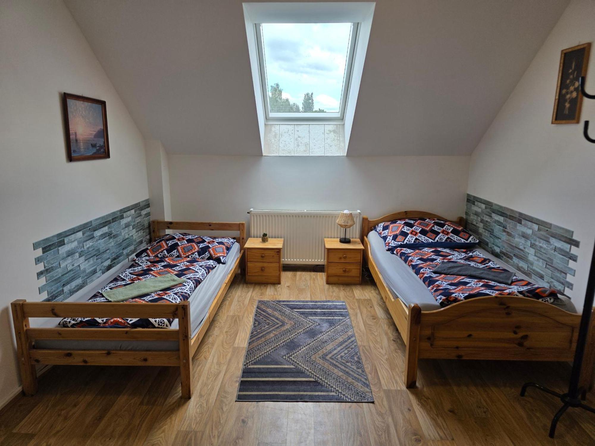 Farm Stay Nh Stables Nyrany Εξωτερικό φωτογραφία