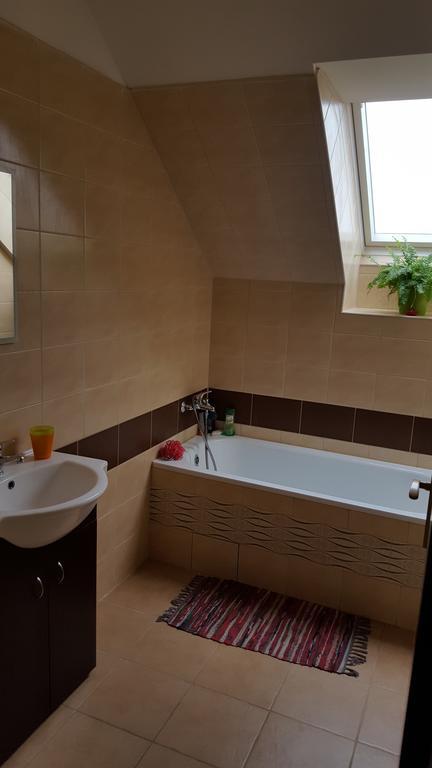 Farm Stay Nh Stables Nyrany Εξωτερικό φωτογραφία