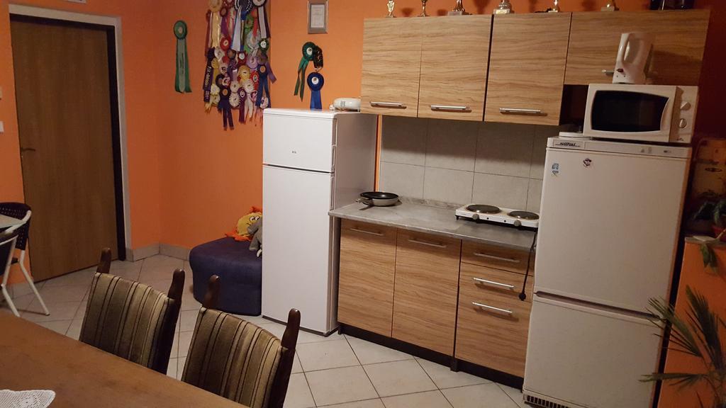 Farm Stay Nh Stables Nyrany Εξωτερικό φωτογραφία