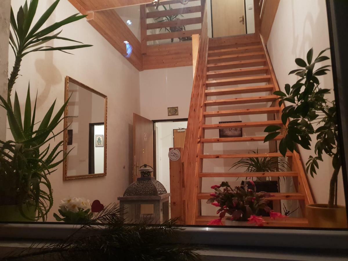 Farm Stay Nh Stables Nyrany Εξωτερικό φωτογραφία